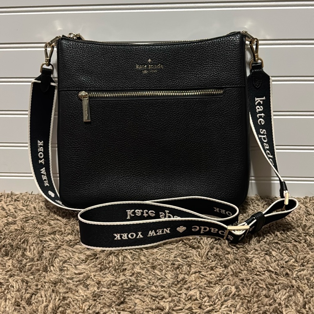 Kate Spade Lena swing pack large Crossbody Like New Condition